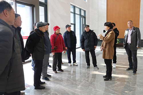 建德市委老干部团考察东方雨虹杭州生产基地 
