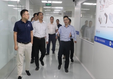 东方雨虹砂粉科技集团总裁拜访武汉理工大学中山研究院