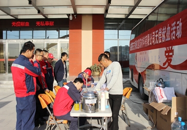咸阳东方雨虹开展开心献血活动
