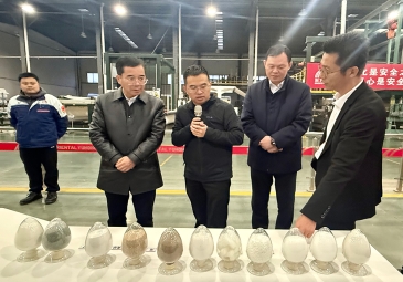 岳阳市委常委，市人民政府常务副市长李劲松带队调研岳阳东方雨虹